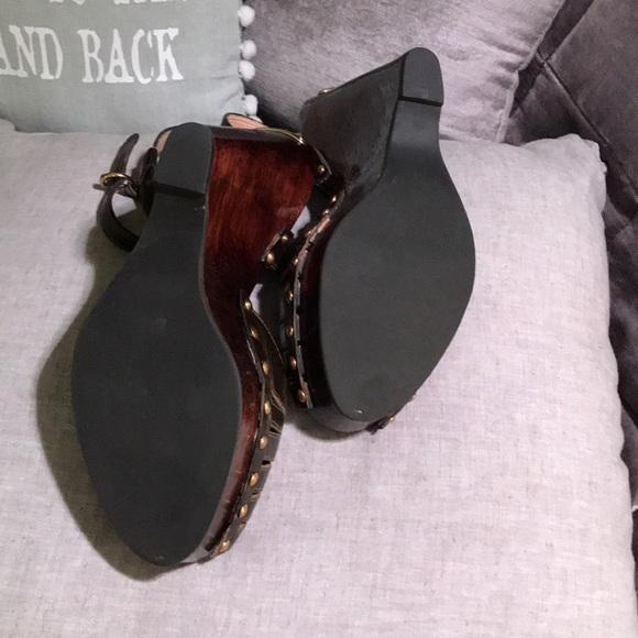 Michael Kors Wood Wedges - Picture 3 of 6